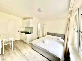 Urban Oasis with Queen Bed and View BE-14